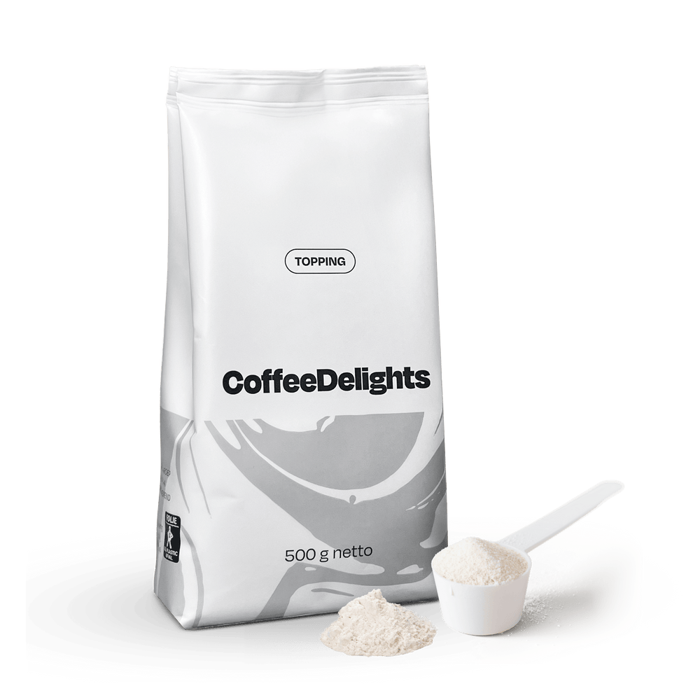 White 500g CoffeeDelights melkpoeder bag with scoop, ideal for coffee and tea.