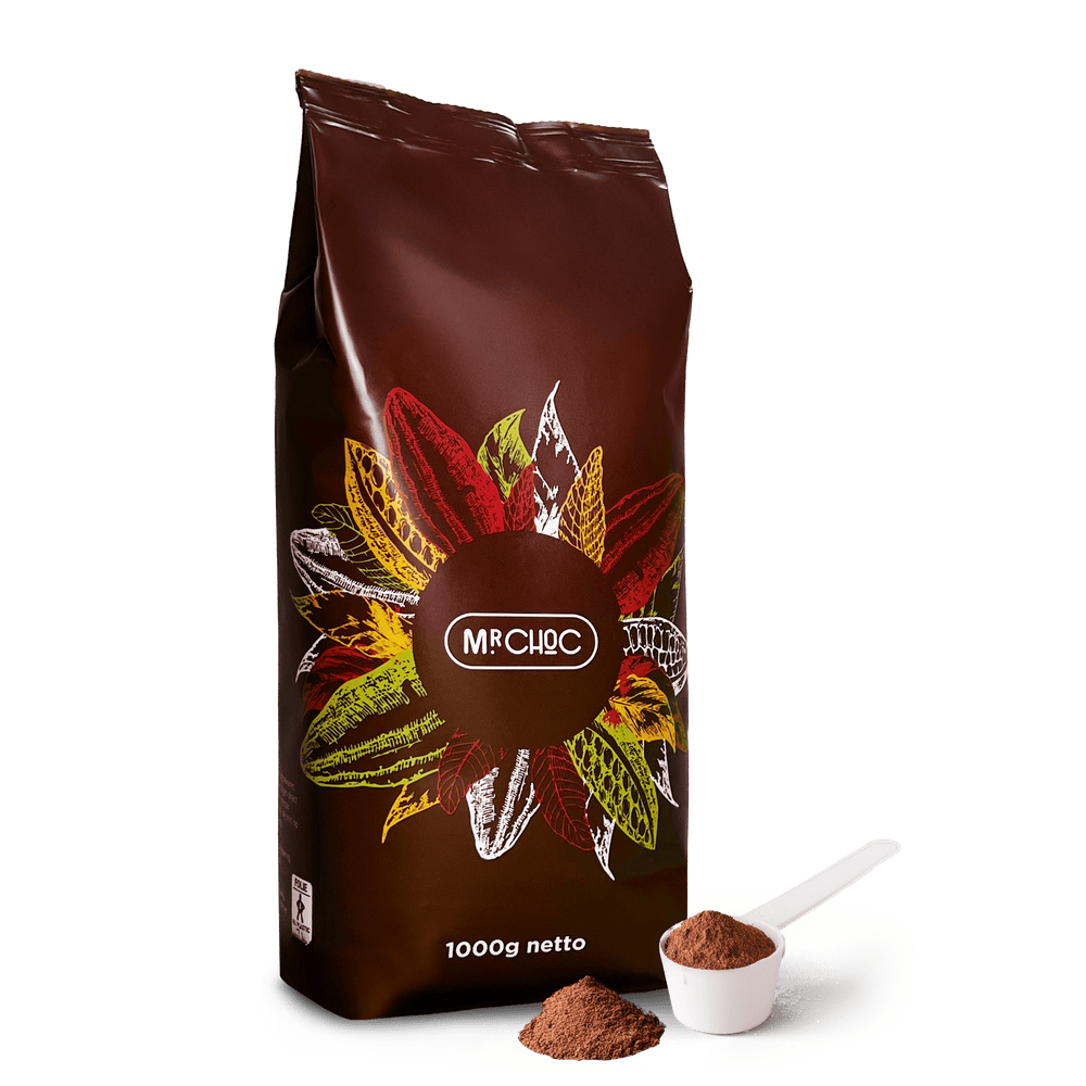 Mr. Choc Chocopoeder in a 1 kg bag with cocoa powder and a measuring scoop, ideal for creamy chocolate drinks.